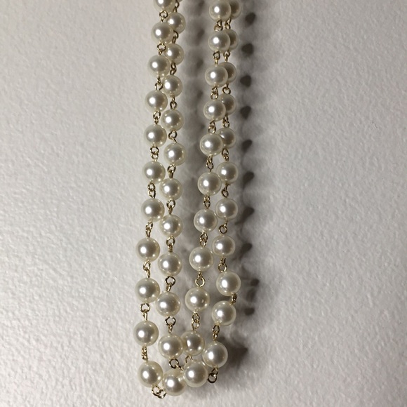 Single long pearl necklace - Picture 4 of 8